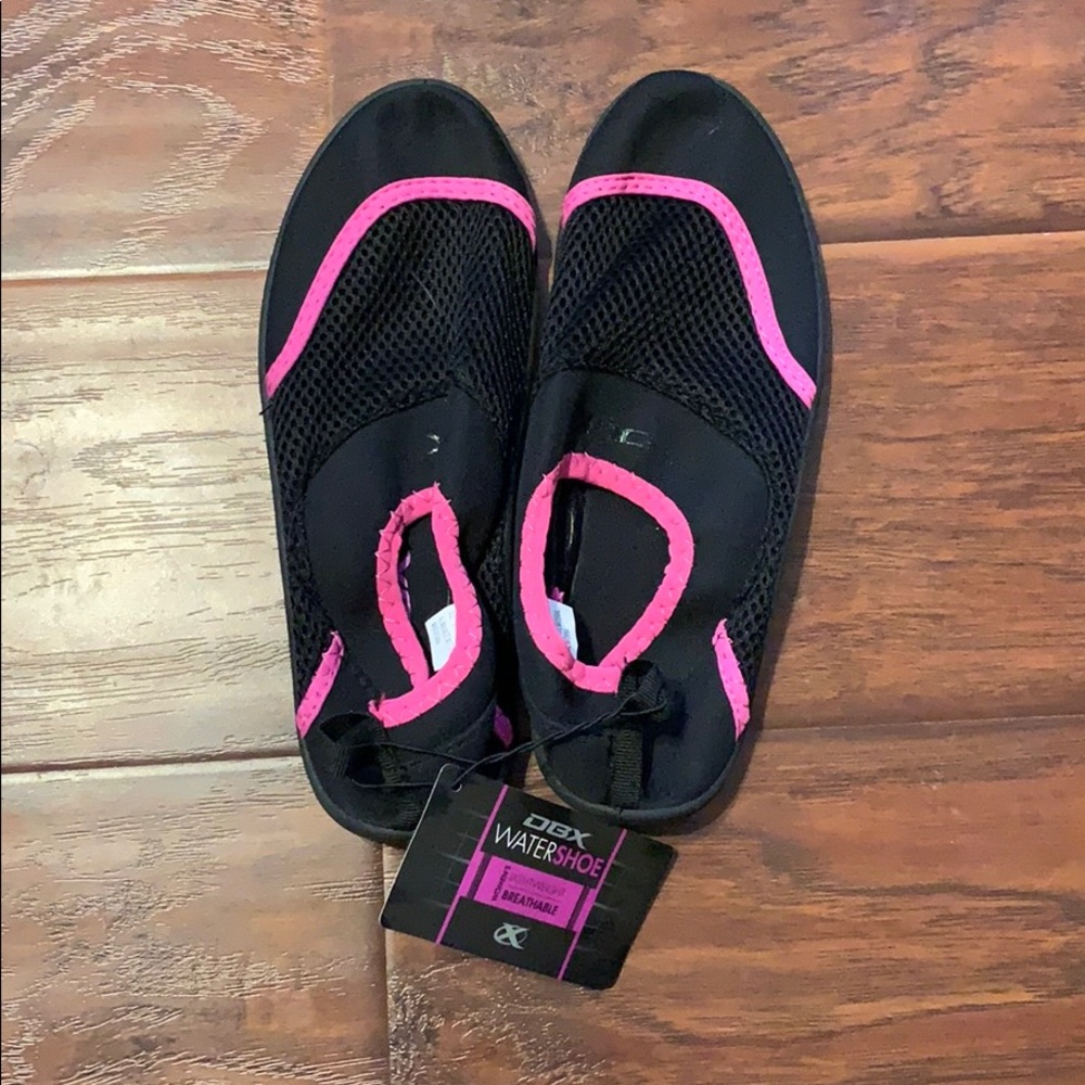 NWT Women’s Mesh Water Shoe